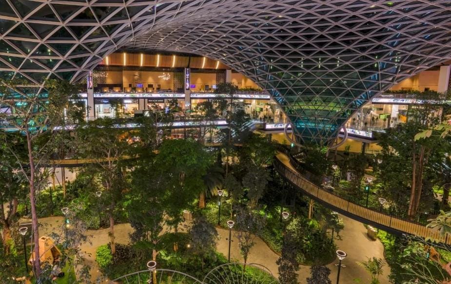 HAMAD INTERNATIONAL AIRPORT, DOHA - Image 2